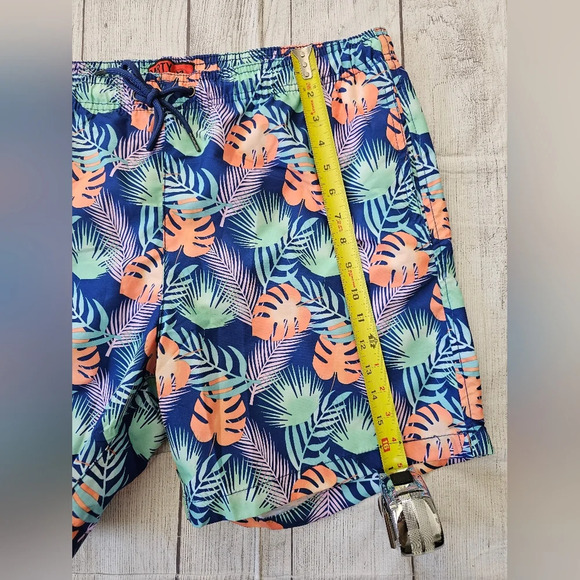 Party Shark’s •Men’s Size XL• Swim Shorts Lined Pockets Pull On Tropical Print - Picture 4 of 9